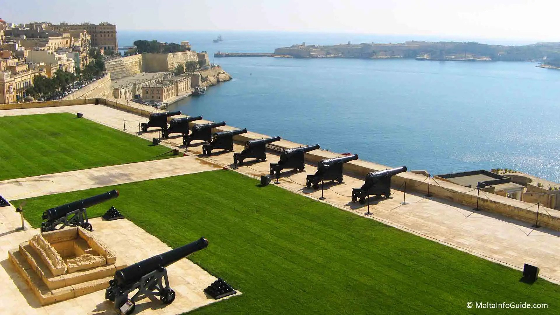 Upper_Barrakka_Garden_Valletta_Malta_Attraction